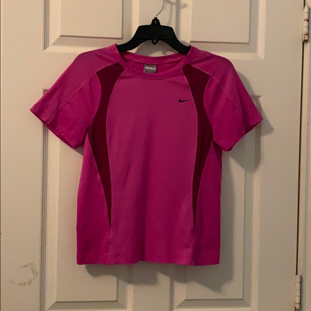 🌼SALE🌼 Nike Women’s Pink Dri-Fit Top